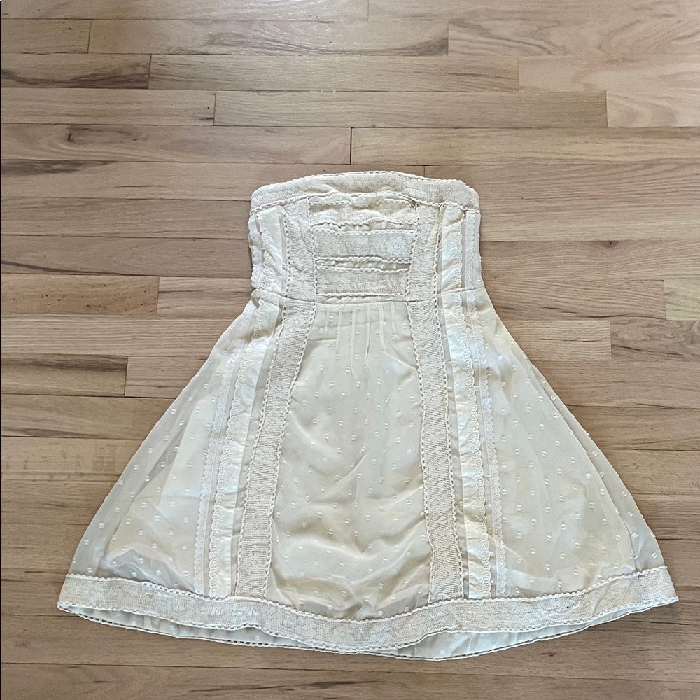 Kimchi Blue Strapless Beige Dress